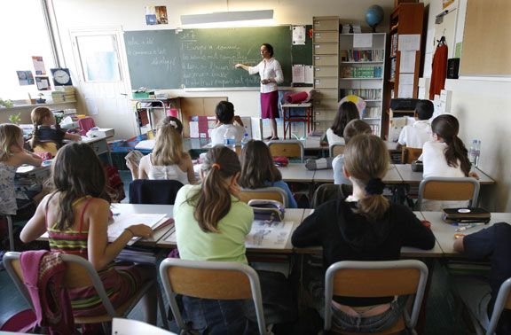 43051_institutrice-ecole-professeur