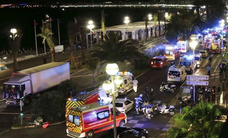 actualite_2048x1536-fit_promenade-anglais-nice-apres-attentat