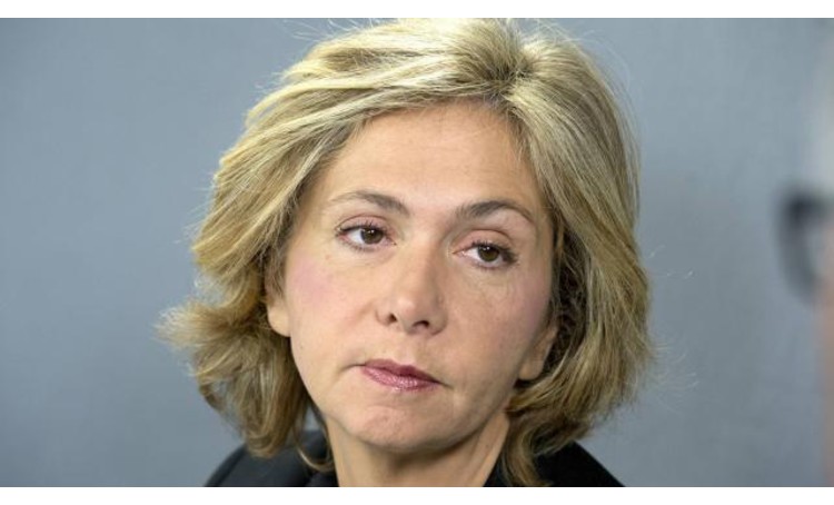 actualite_passe-navigo-pecresse-menace-daugmenter-le-prix-par-une-taxe-valls