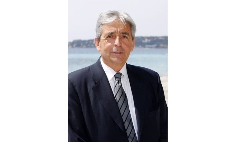 RCA19Q501_OO_LEGISLATIVES AM.JPG