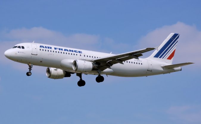 tribune_airfrance_a320-200_f-gfky_arp