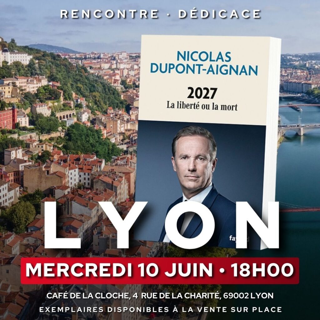 Nicolas Dupont-Aignan en dédicace à Lyon le 10/06/2026